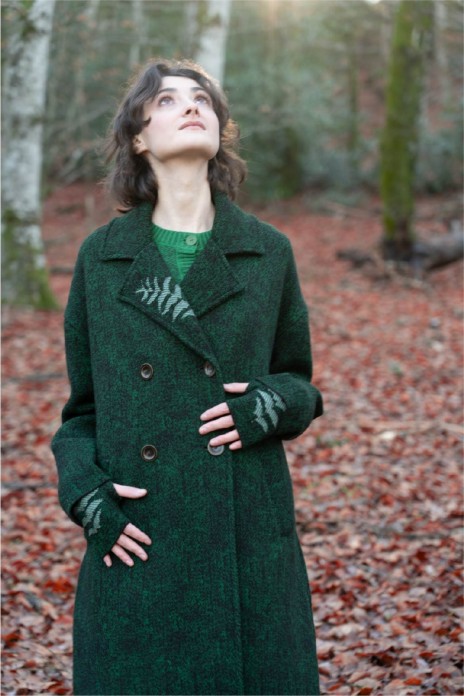 Coat TRACES green