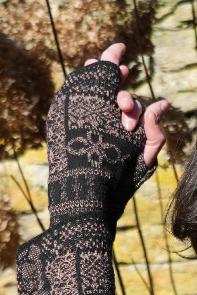 Mittens BORDER black