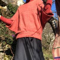 Look du jour avec notre cape Wonder en alpaga disponible en 4 coloris. #catherineandre #knitwear #alpaga #madeinfrance